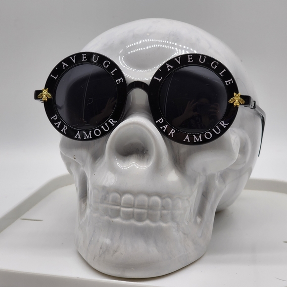 NWOT Black French 'Blind for love' Round Oversized Sunglasses - Picture 10 of 16